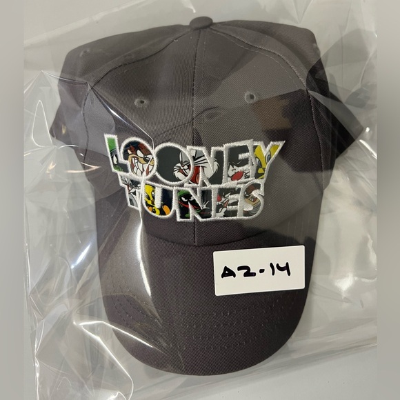 Six Flags - Looney Tunes - Baseball Caps for Men - Picture 8 of 8